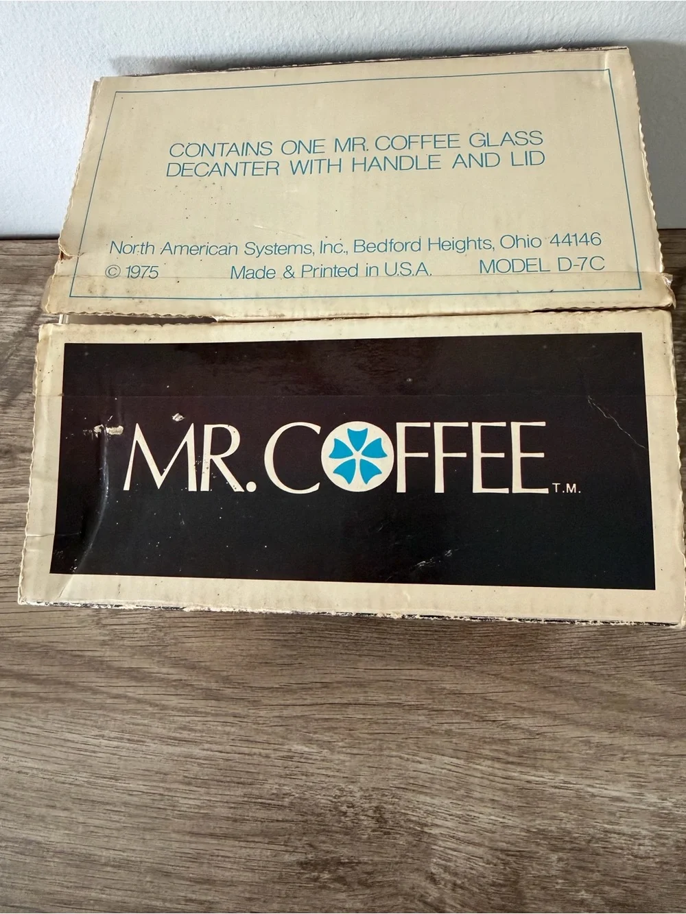 NIB: Vintage 1975 Mr. Coffee Glass Decanter D-7C: Floral Design, 10 Cup Carafe